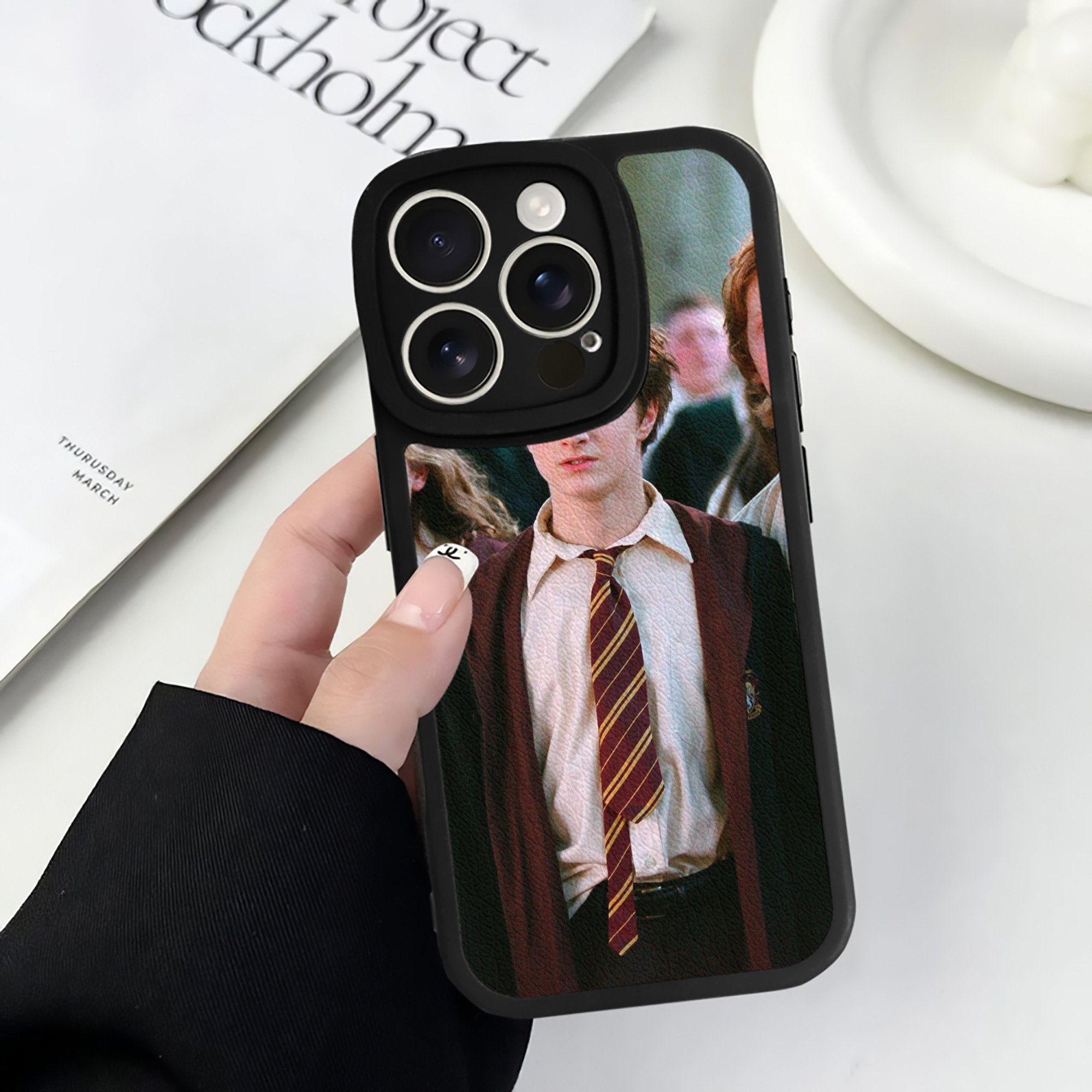 （画像用） Harry Potter ハリー・ポッターシリーズ 【iPhone 16シリーズ対応】シリコンスマホケース（レザー調） 材質：シリコン